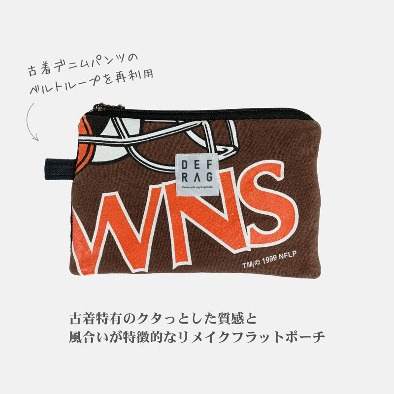 DEFRAG 古着フットボールTシャツ・リメイクポーチ(一点物フラットポーチ/アップサイクル)