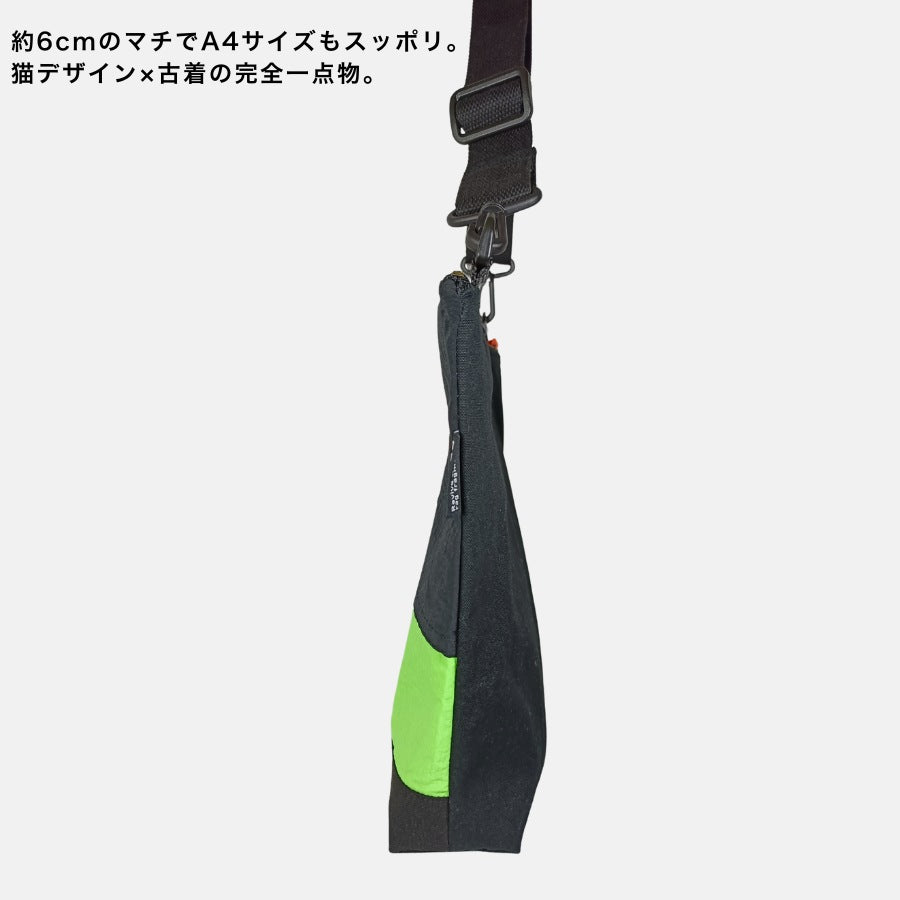【一点物】猫グラフィック×リメイクナイロン A4ショルダーバッグ