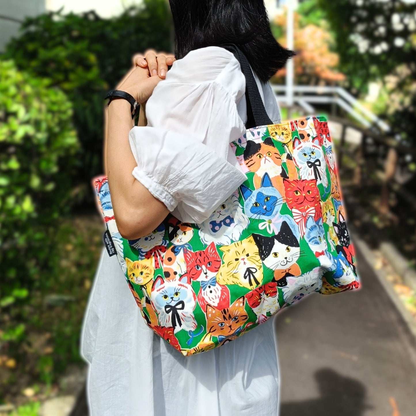 猫柄トートバッグ：ねこまみれ／ねこばなな