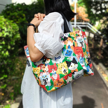 猫柄トートバッグ：ねこまみれ／ねこばなな