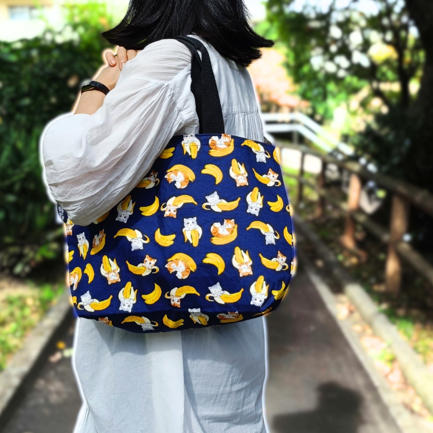 猫柄トートバッグ：ねこまみれ／ねこばなな