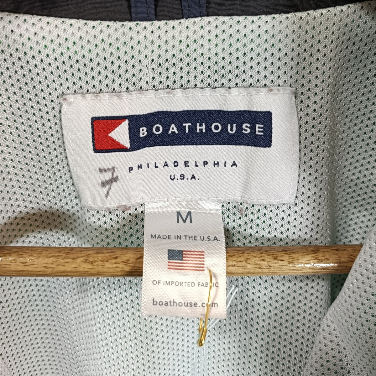 アメリカ製古着 刺繍ナイロンプルオーバー ハーフジップジャケット／BOAT HOUSE made in USA